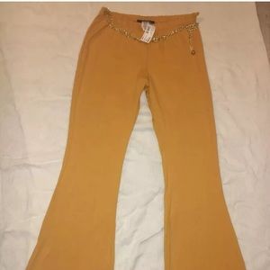 High-Rise Flare Leggings Mustard w/gold belt